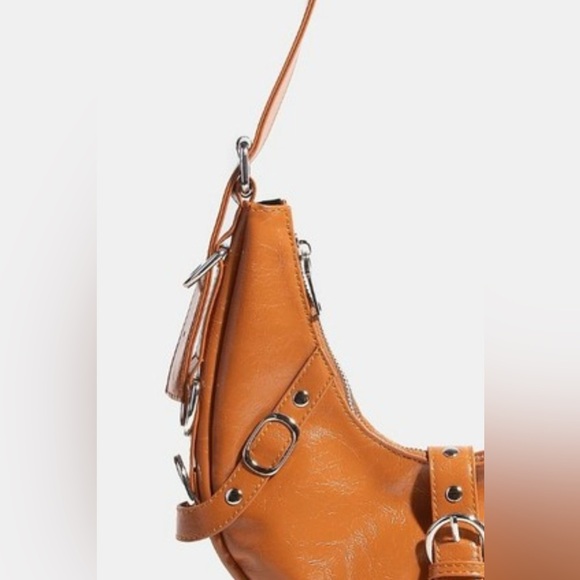 Fame Multi Belt Strap Accent Shoulder Bag🆕 - Picture 3 of 4